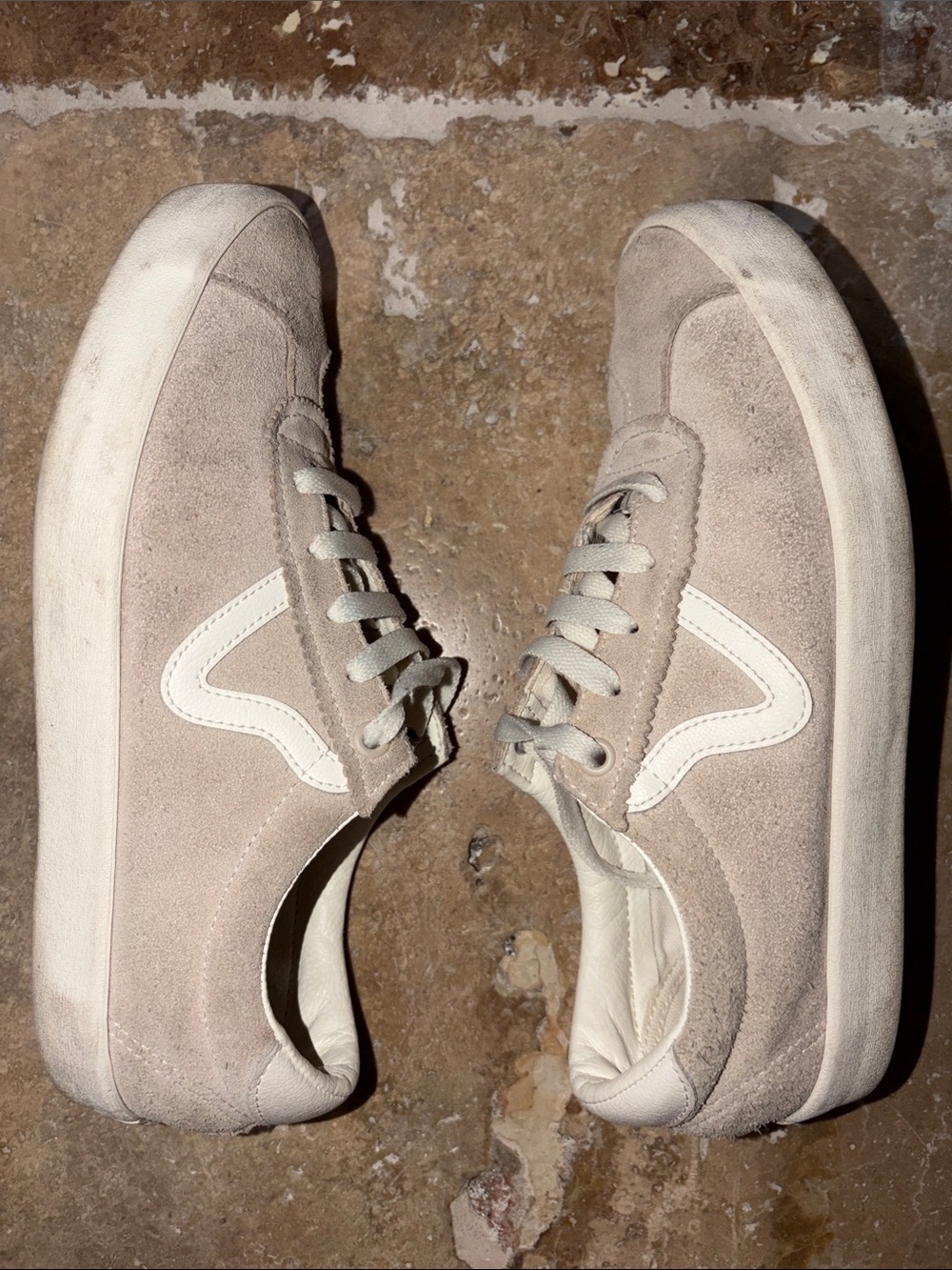 Vans Women’s Beige Suede Low-Top Sneakers Womens size 9